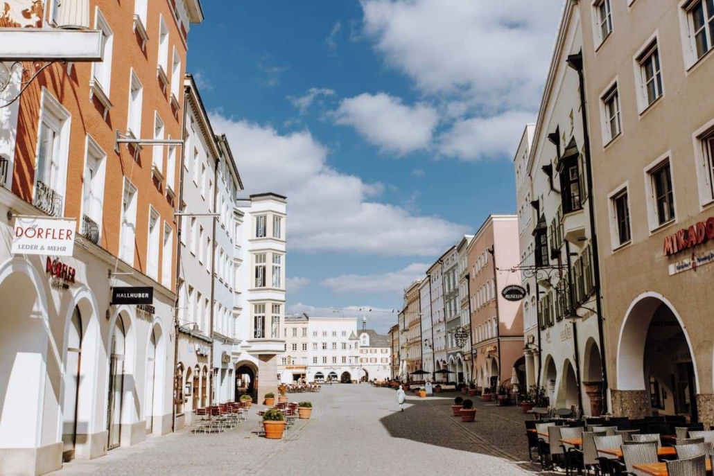 Haus verkaufen Rosenheim Happing: Arkaden am Max-Josefs-Platz in der Rosenheimer Innenstadt